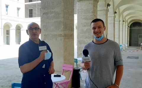 Notre animateur Raphaël Larché, en interview avec Jean-Paul Montanari, directeur de Montpellier danse ! 