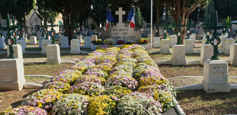 Livraison des pots de chrysanthèmes au carré 1914-1918 (30 octobre 2019)