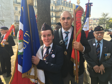 Porte-drapeau départementale Alexandra 