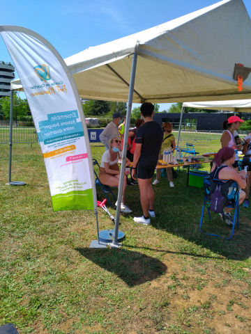 Stand ravitaillement tenu par le CQPM pour la manifestation charitative Envolez-vous