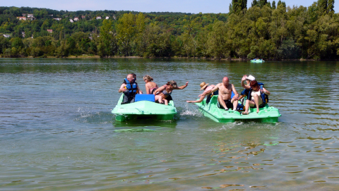 on cvhahute sur les pédalos