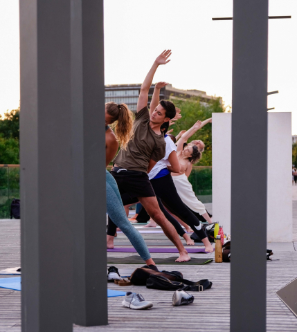 Yoga plein air - Montpellier - Espace Michel Soulas