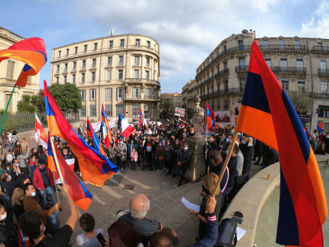 Octobre 2020 . Manifestation pour la paix en Haut Karabakh, en condamnant l'Agression du tandem Turco-Azérie contre la population Arménienne. 