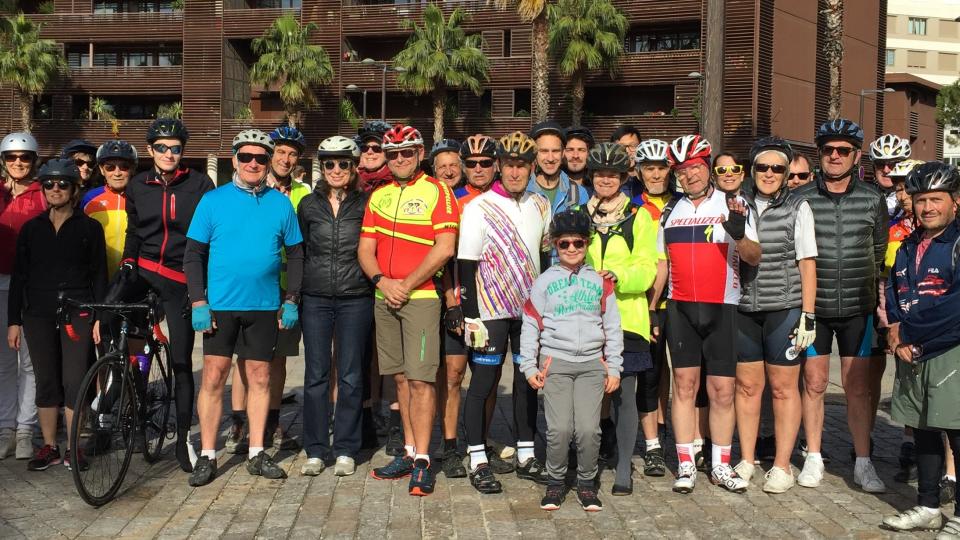Avant le départ Vivons Vélo, tout le monde pose pour la photo