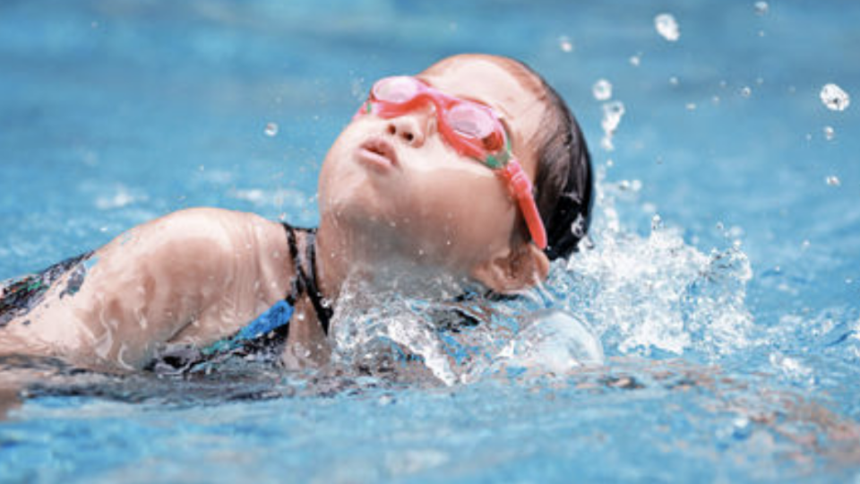 NATATION ENFANT de 8 à 12 ans