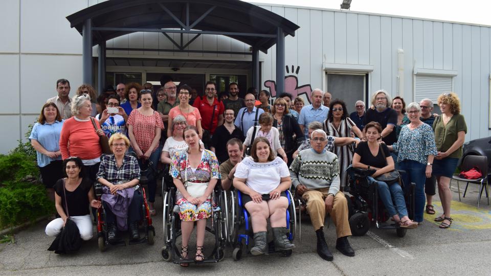 Photo de groupe pour une partie de nos bénévoles