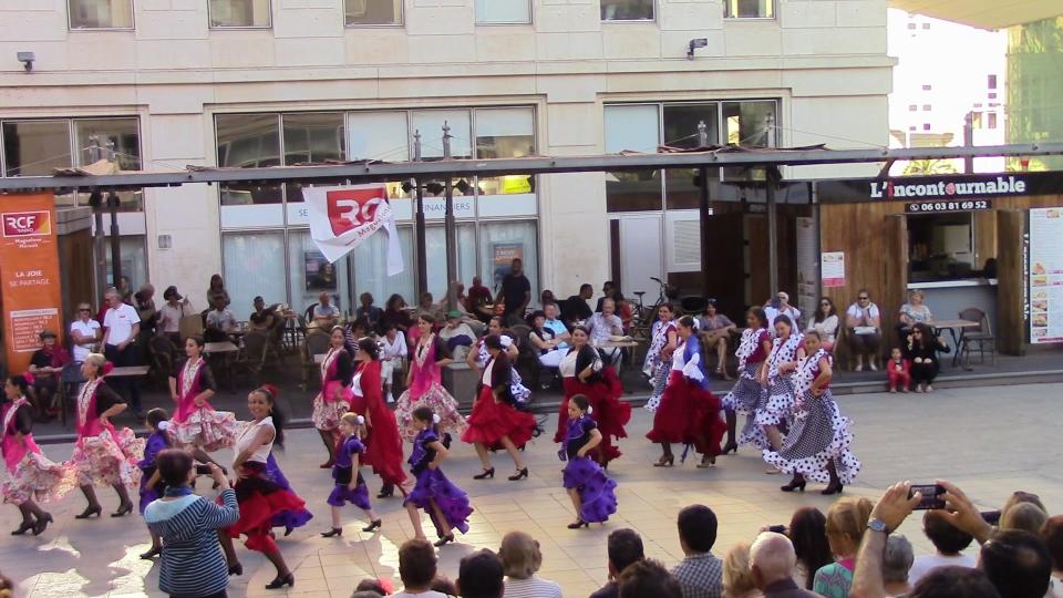 Tous les groupes en scène