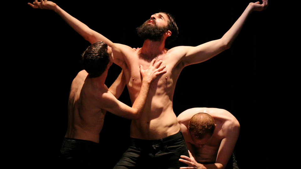 SHANGHAI BOLERO Triptyque / Montpellier Danse 2011 photo : Tim Somerset