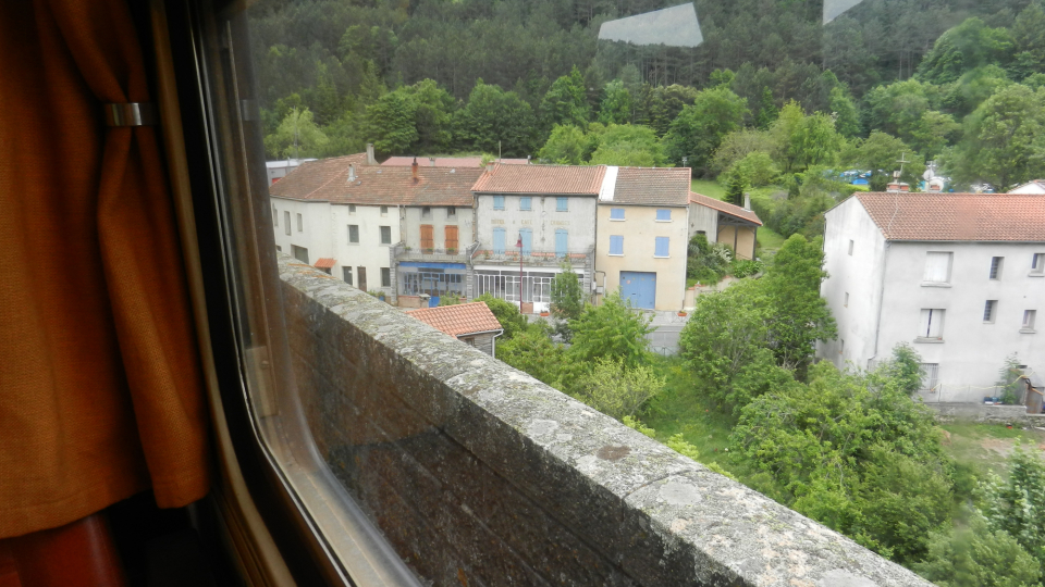 Pour faire entrer le paysage dans le train...